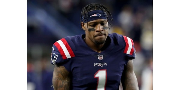 Tarina New England Patriotsin ja N'Keal Harryn välillä on ohi